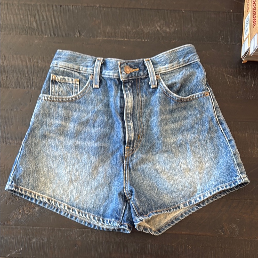 Levi's Jean Shorts high waisted  mom shorts